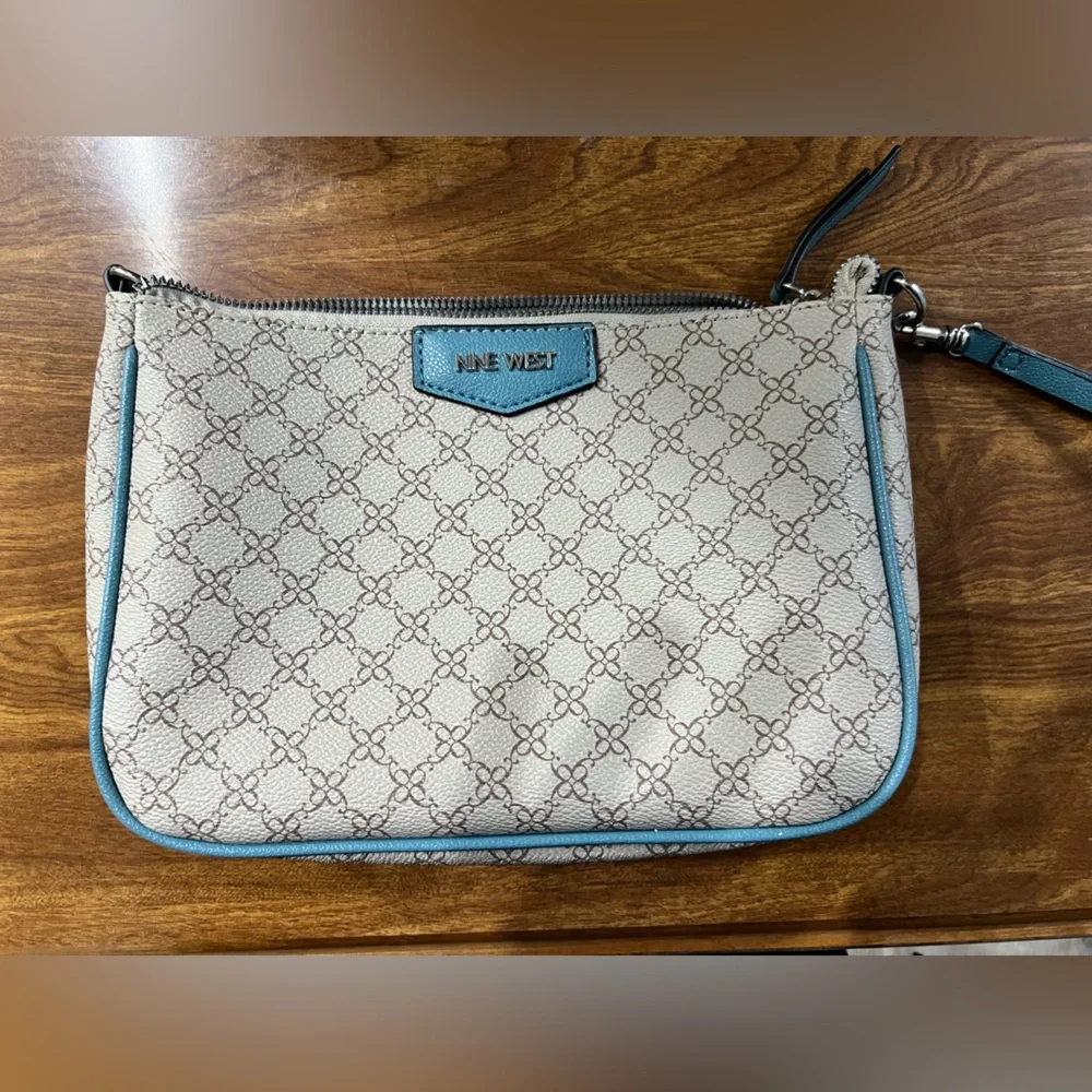 Nine West Blue Tote Bag Spacious and Minimalist with matching clutch - Picture 9 of 11
